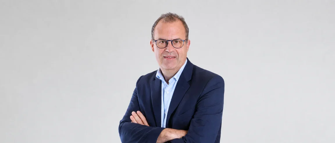 Singulier Welcomes Yves Bonnefont